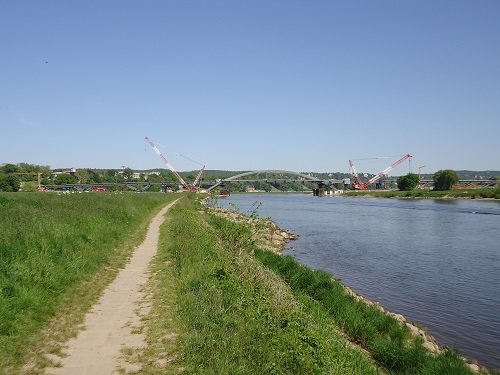 Вид на Вальдшлёсхенский мост в Дрездене